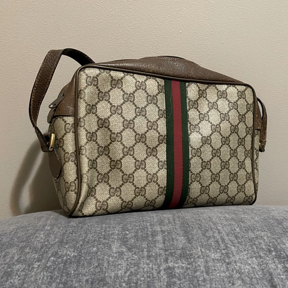 AUTHENTIC GUCCI PURSE - Picture 2 of 3